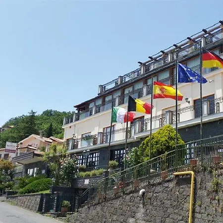 Primavera Dell'etna 호텔 3*