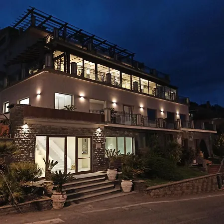 Hotel Primavera Dell'etna 3*