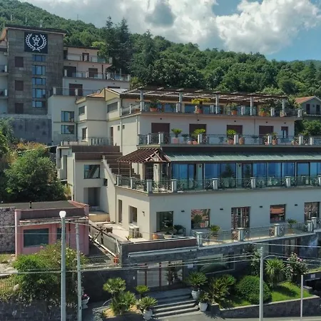 Primavera Dell'etna 호텔
