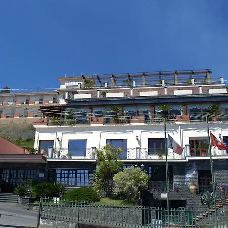 Hotel Primavera Dell'etna 3*